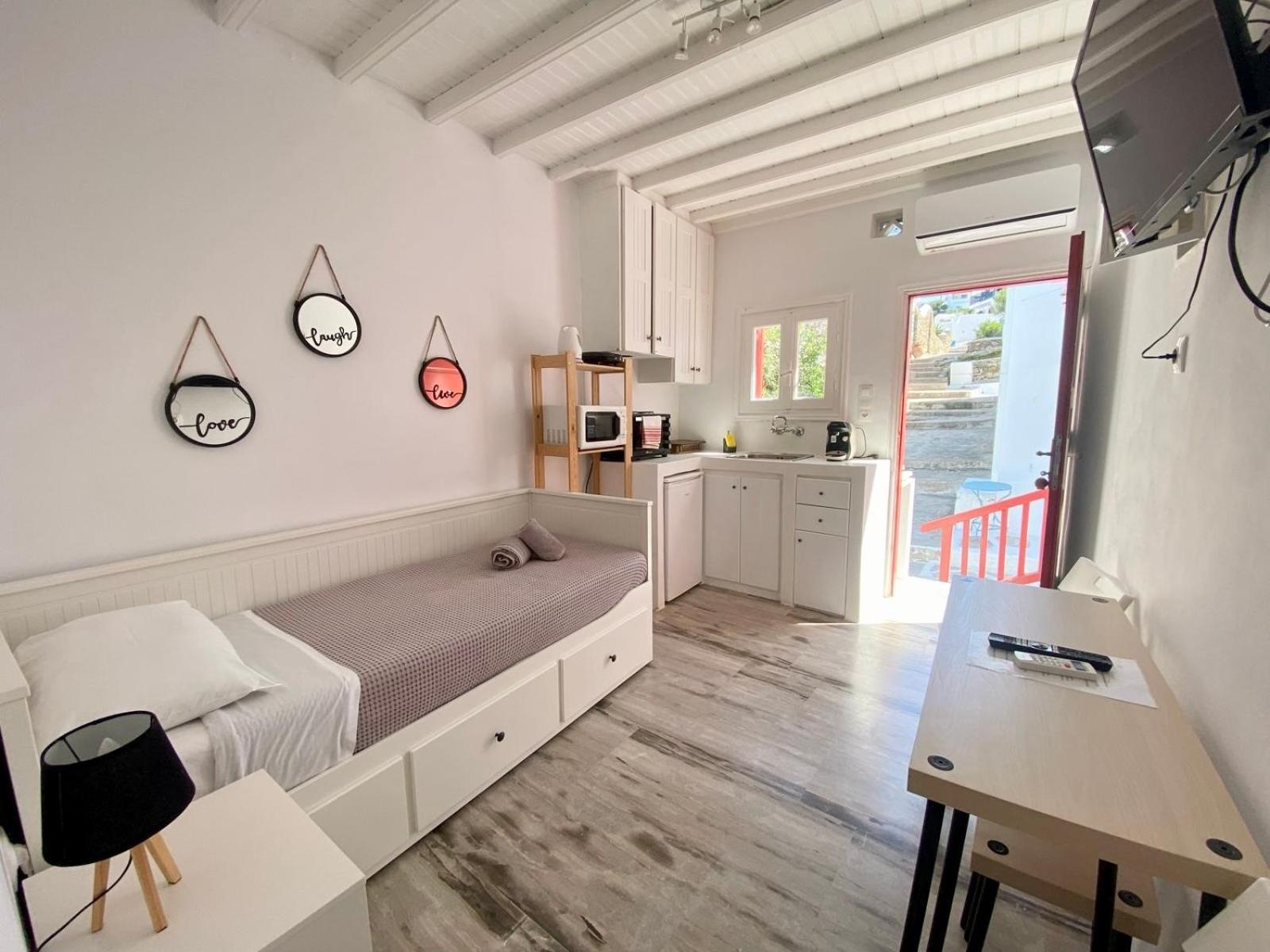 Апартаменти Elenitas Town House With Balcony And Sea View Mykonos Town Екстер'єр фото